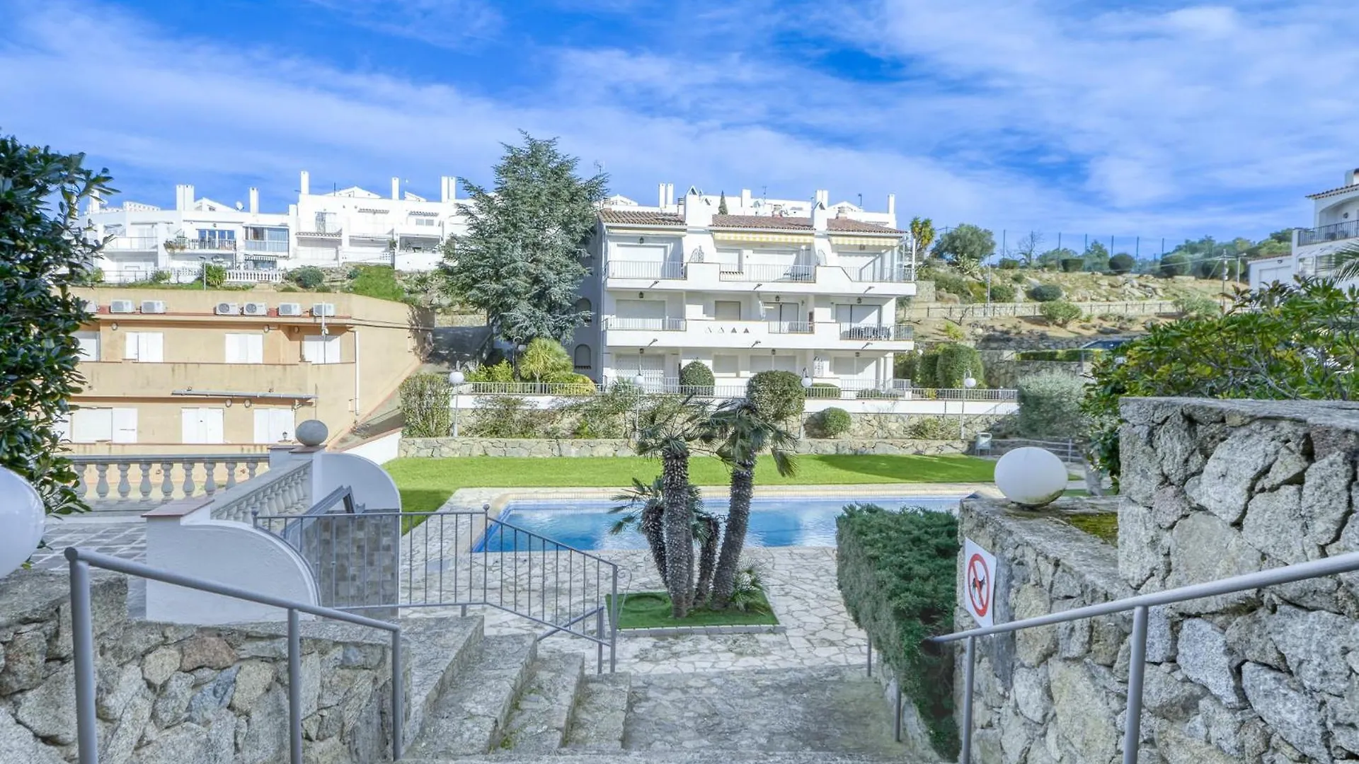 Jardins 3 1 Bjs 3 Roses - Immo Barneda Apartman