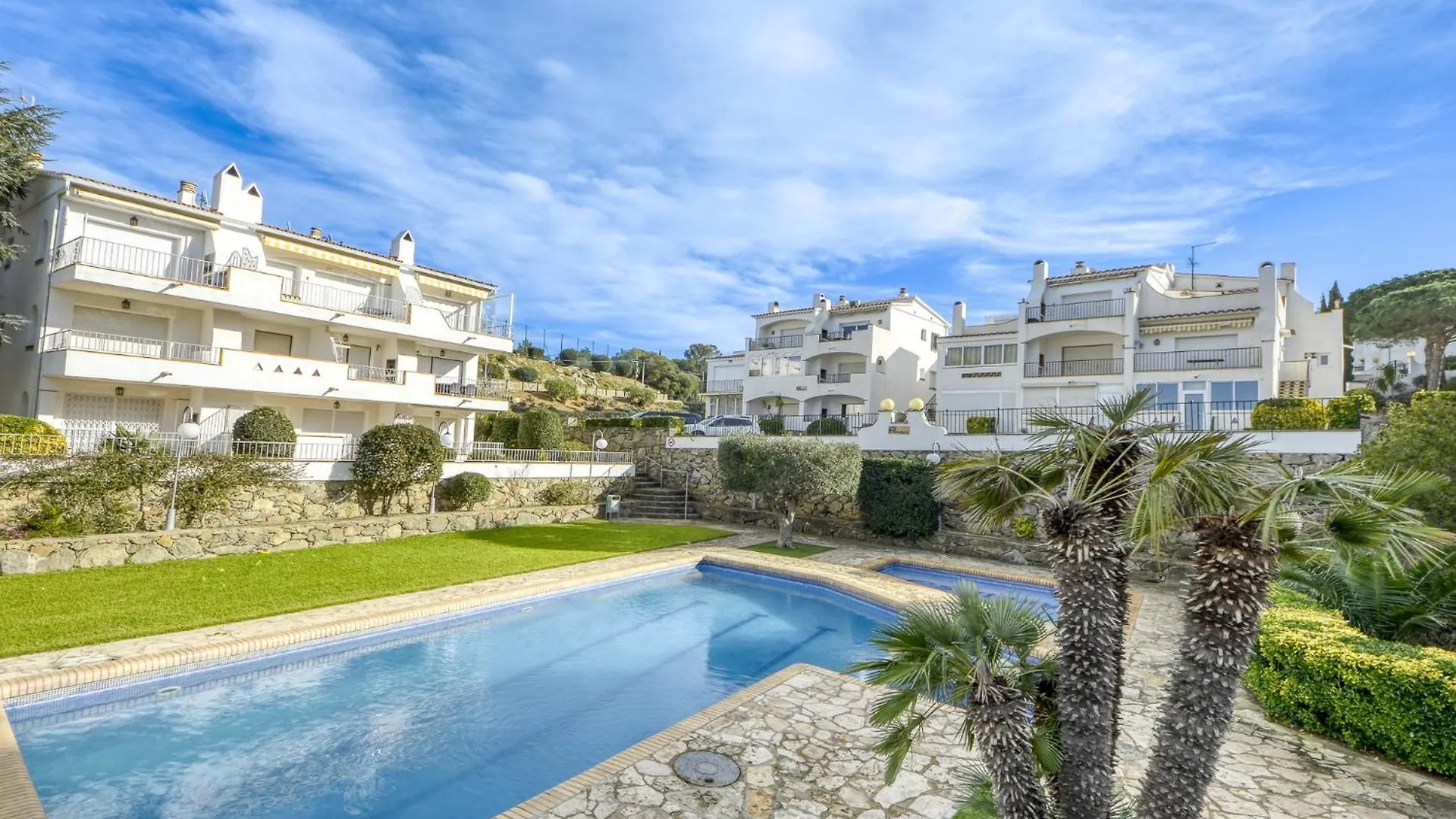 Jardins 3 1 Bjs 3 Roses - Immo Barneda Apartman
